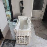 گهواره کنار تخت مادر