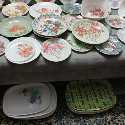 بشقاب ملامین و دیس