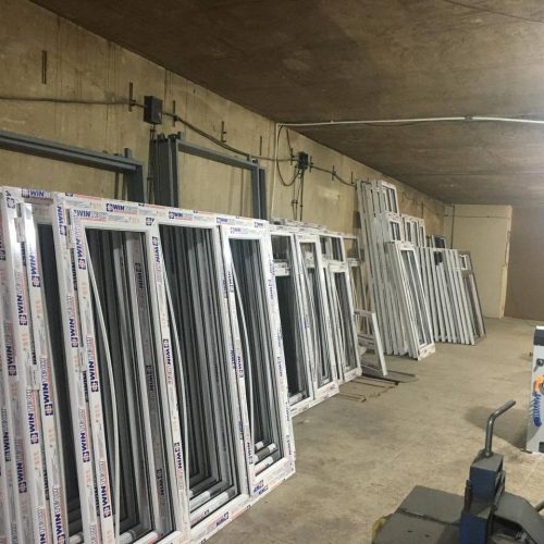 درب و پنجره دو جداره upvc و توری پلیسه آلومینیوم