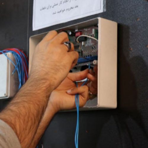 تکنسین و نصاب دوربین مدار بسته و دزدگیر اعلان سرقت