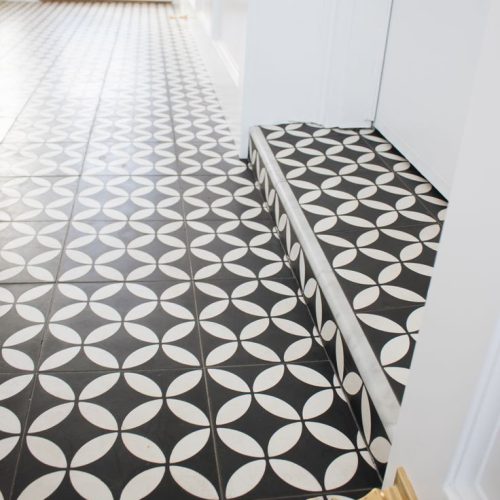 کاشی دست ساز هفترنگ سنتی و مدرن