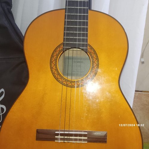 گیتارC70سی هفتاد یاماها به اضافه کیف،پایه گیتار و پایه نوت