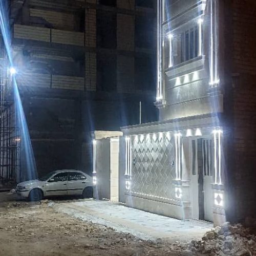 طبقه بالا بفروش می رسد