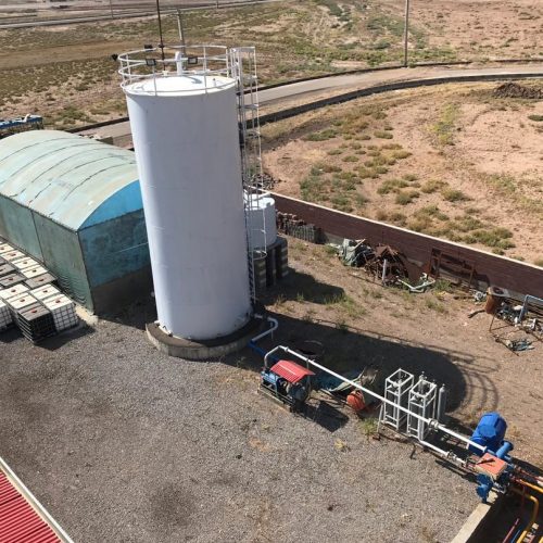 یک سایت تخلیه و بارگیری مواد شیمیایی به صورت انبار مواد