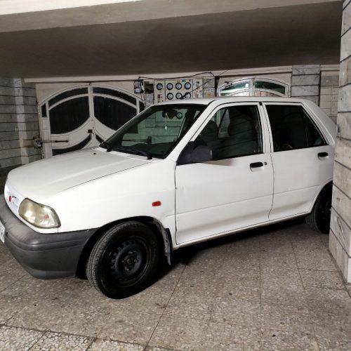 پراید 131 سالم و بی رنگ