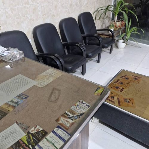 صندلی و میز وکمد