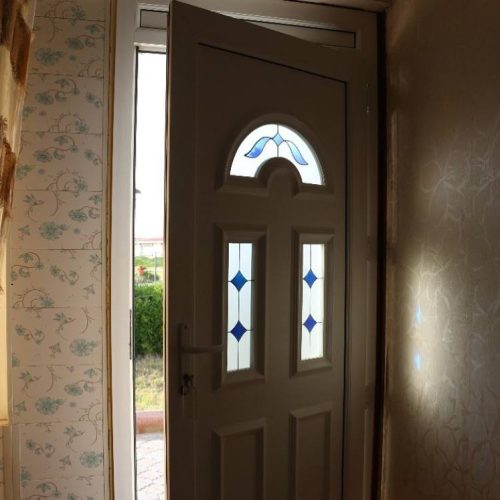درب و پنجره دو جداره upvc و توری پلیسه آلومینیوم