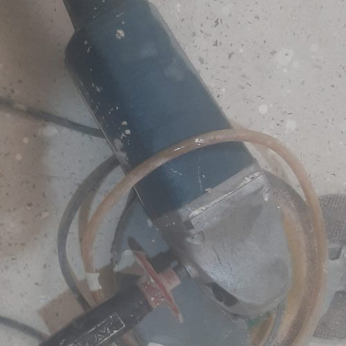 یه عدد دستگاه فرز  بزرگ