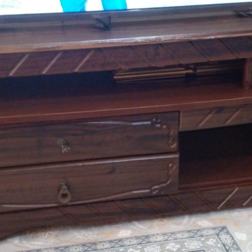 میز تلویزیون و جاکفشی