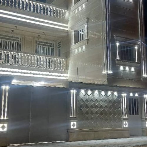 طبقه بالا بفروش می رسد