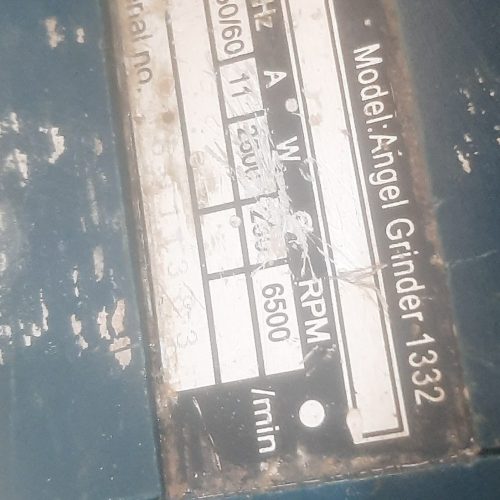 یه عدد دستگاه فرز  بزرگ