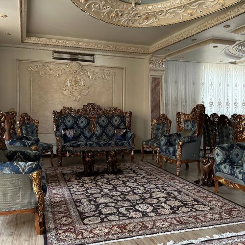 مبل هفت نفره استیل به همراه دو صندلی میزبان، جلو مبلی و دو عدد عسلی و ناهار خوری ده نفره