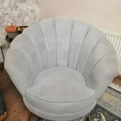 مبلمان راحتی هفت نفره بسیار شیک و تمیز