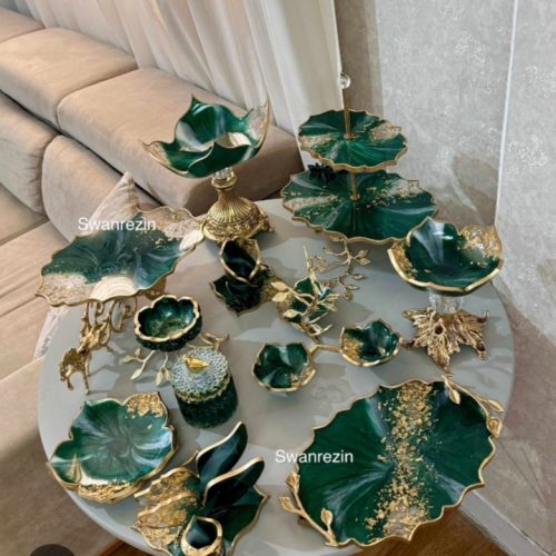 زیورآلات منحصر بفرد رزین ▫️طراح و سازنده اکسسوری های خاص و سفارشی  طراحی شده برای شما ❤️