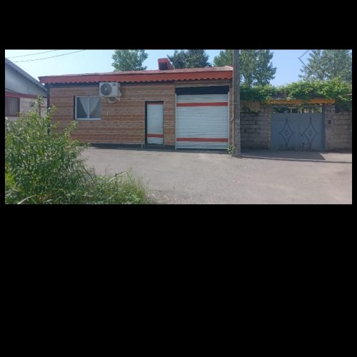 با یک باب خانه ویلایی به فروش می رسد