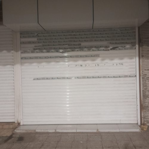 یک باب مغازه در بازار روز امام رضا سرنبش ودارای برق وتلفن واب و بالابر ودرب دو جداره با دارای دو کرکره برقی
