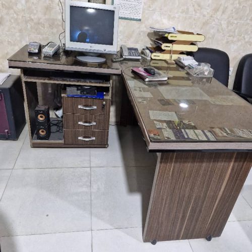 صندلی و میز وکمد
