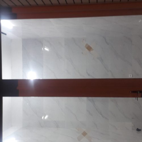 یک باب مغازه دارای امکان تجاری