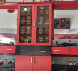 کمد دو تیکه سالم با تاجش در حد نو طول 3.40متر عرض2متر