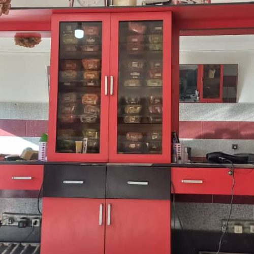 کمد دو تیکه سالم با تاجش در حد نو طول 3.40متر عرض2متر