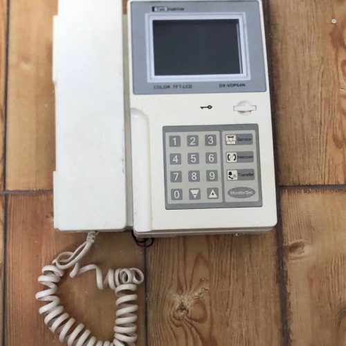 آیفون تصویری تک نما