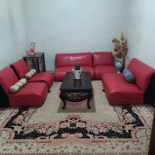 یه دست مبل با میزش