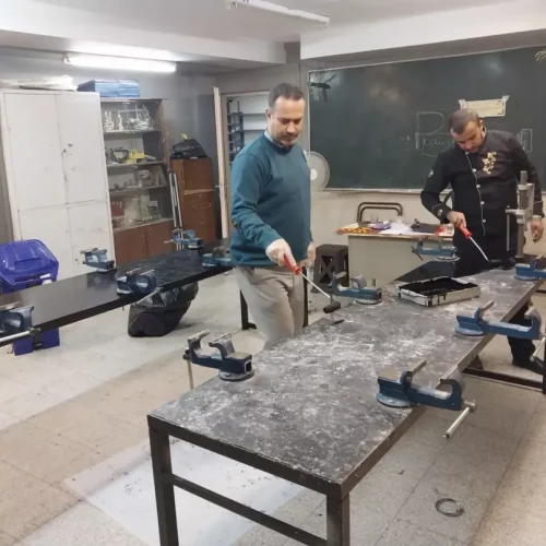 نیرو کار خدماتی منزل وادارات