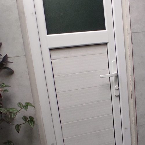 ساخت انواع درب و پنجره های UPVC