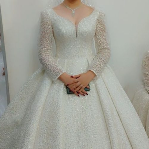 لباس عروس فروخته میشود