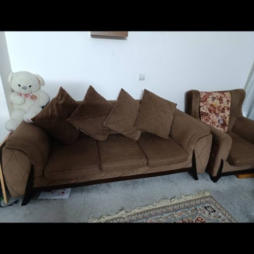 مبل راحتی و میز ناهار خوری