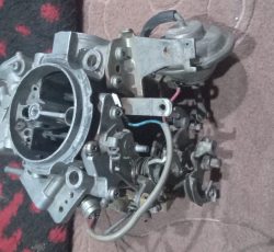 یک عدد کاربراتور جیپ در حد نو ژاپنی