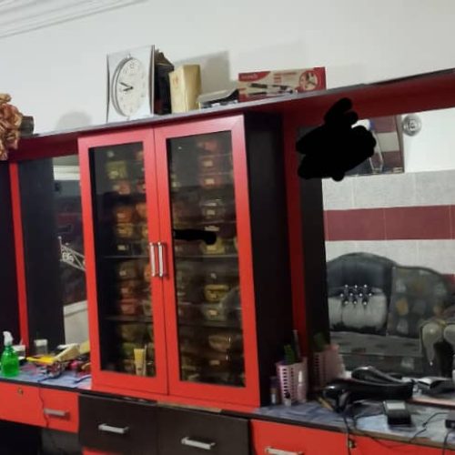 کمد دو تیکه سالم با تاجش در حد نو طول 3.40متر عرض2متر