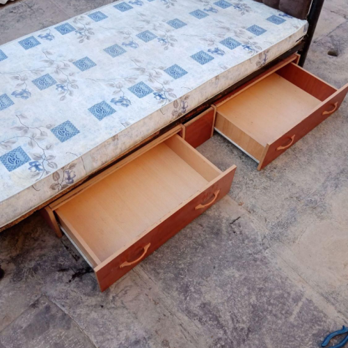 تخت خواب یک نفره