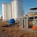 یک سایت تخلیه و بارگیری مواد شیمیایی به صورت انبار مواد