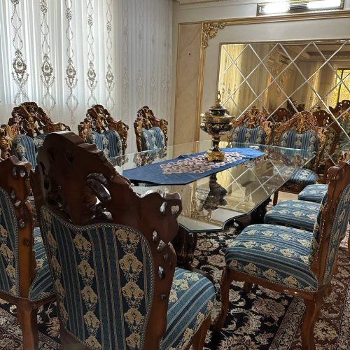 مبل هفت نفره استیل به همراه دو صندلی میزبان، جلو مبلی و دو عدد عسلی و ناهار خوری ده نفره