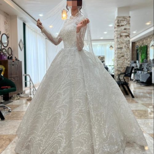 لباس عروس فروخته میشود