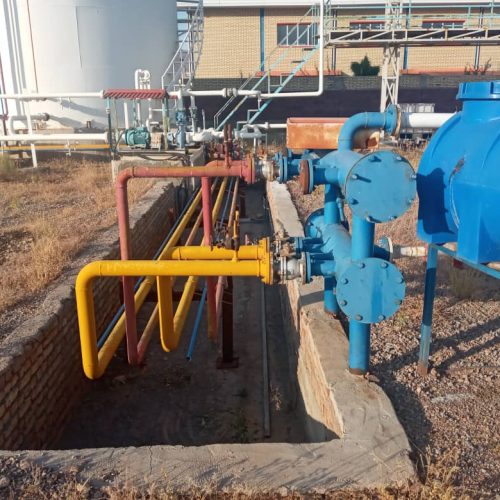 یک سایت تخلیه و بارگیری مواد شیمیایی به صورت انبار مواد