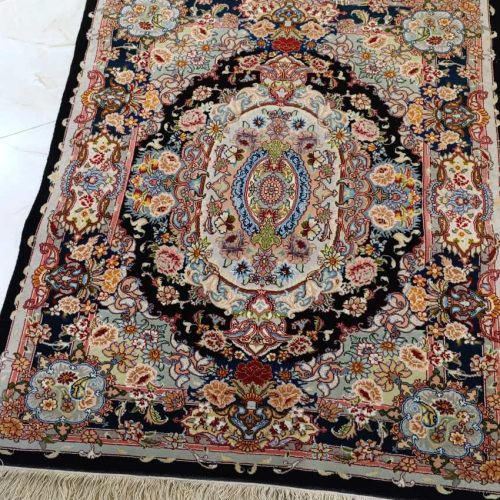 فرش دست باف طبیعی