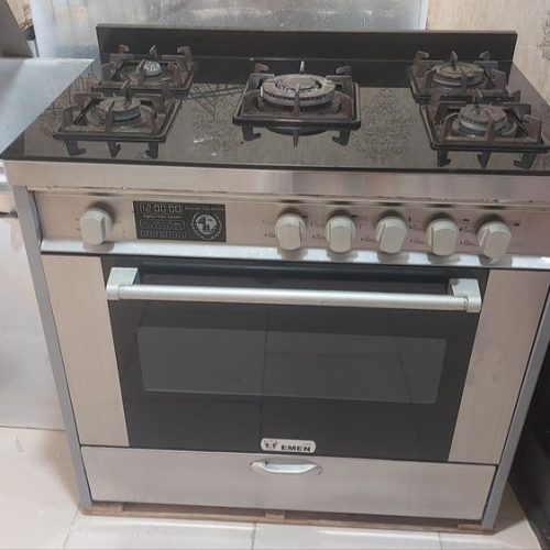 گاز 5شعله طرح فر ..بسیار تمیز و سالم بدون ایرادی