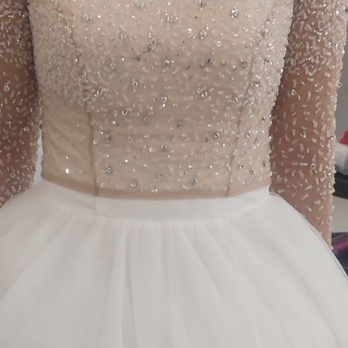 لباس عروس فروخته میشود