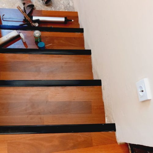 نصب قرنیز و پارکت و دیوار پوش و تعمیرات ….