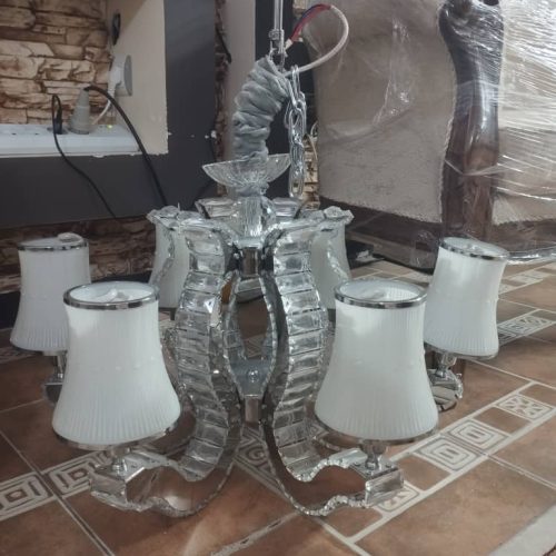 لوستر و میز