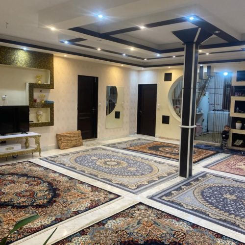 حیاط دو طبقه در سلماس روستای ملحم لوکس