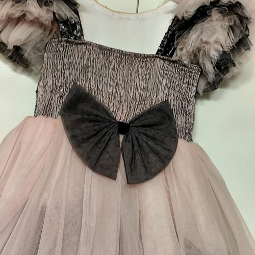 لباس عروس دخترانه با جنس عالی و چشمگیر ، مطمئن باش هیجا ارزون ترش رو پیدا نمیکنی!