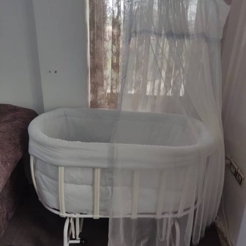 تخت نوزاد در حد نو استفاده نشده