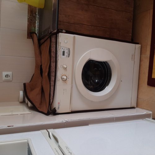 ماشین لباسشویی در حد نو