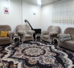 مبل سالم و نو همراه با عسلی ها