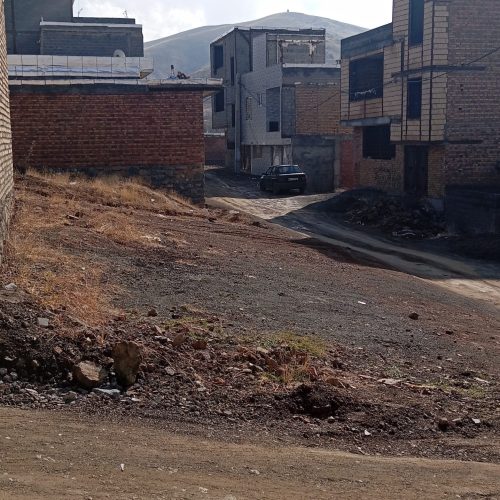 دو طبقه مسکن مسکونی به فروش می رسد