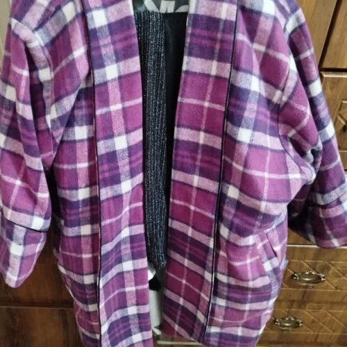 کت مجلسی پوشیده نشده است