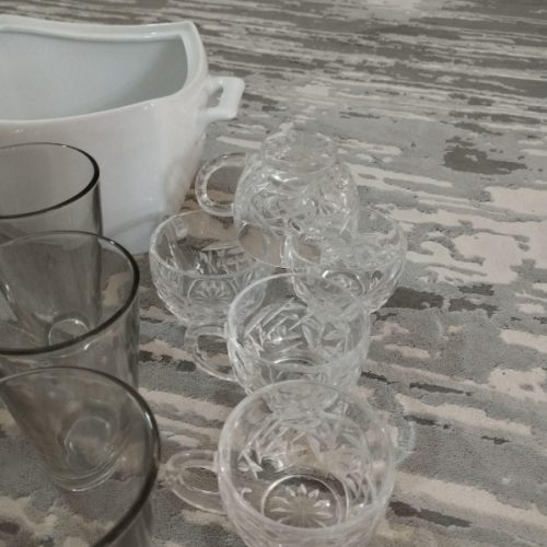 تعدادی لوازم آشپزخانه